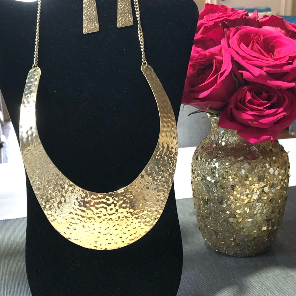 Gold hammered metal necklace